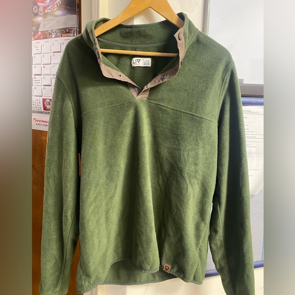 LIV Outdoors, Green Pullover. Used lightly